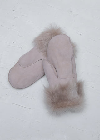 Cala Jade beige leather mittens on a white background