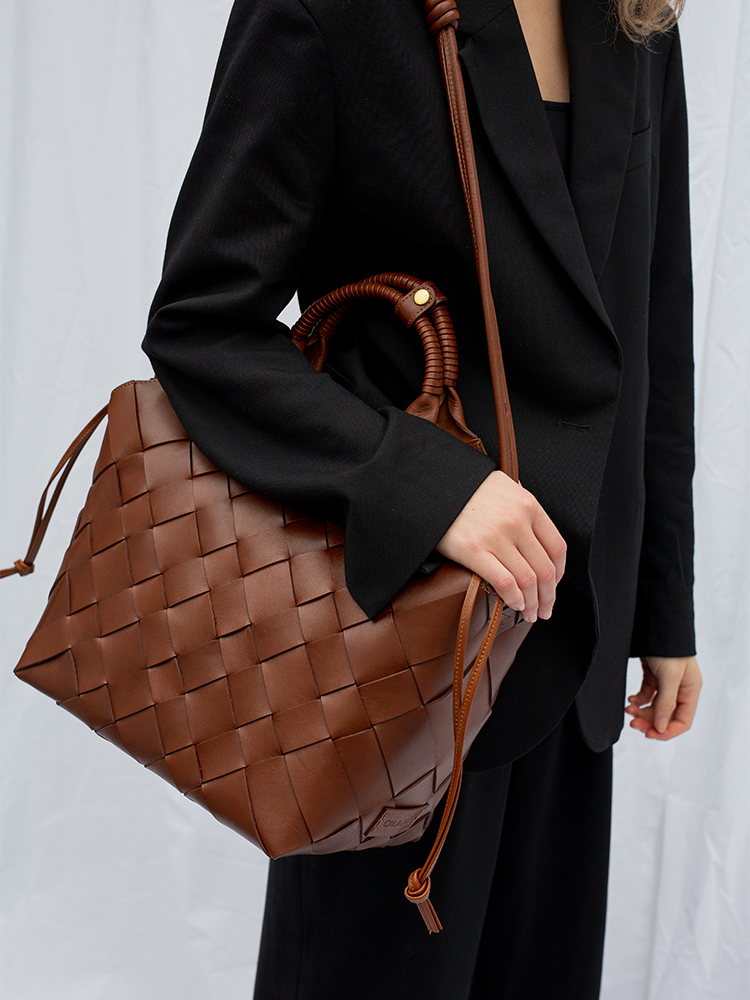 Cala Jade Misu L shoulder bag on model 2