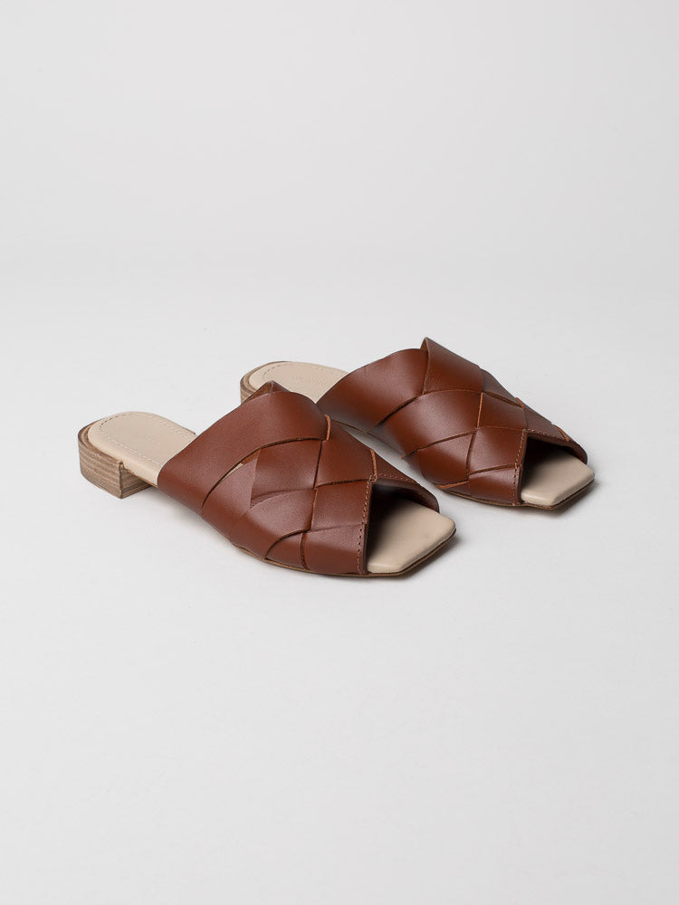 Misa brown sandal from Cala Jade